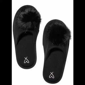 NWT Black Victoria’s Secret Pom Pom